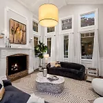 Exquisite - Elegant - Luxe - La Upscale Retreat!
