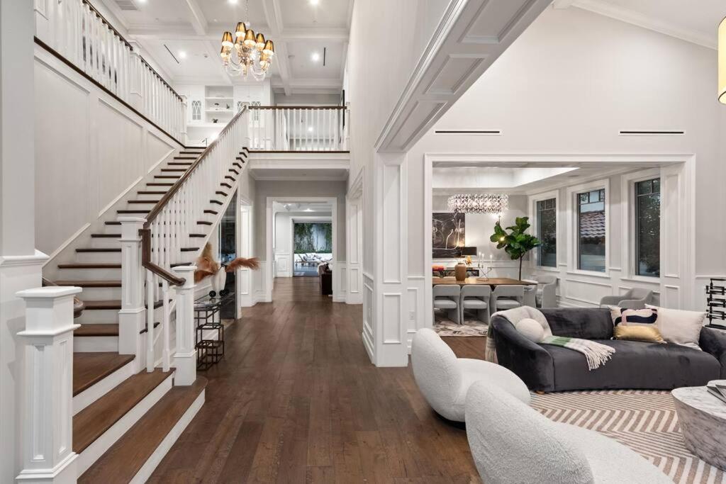 Exquisite - Elegant - Luxe - La Upscale Retreat! Villa *